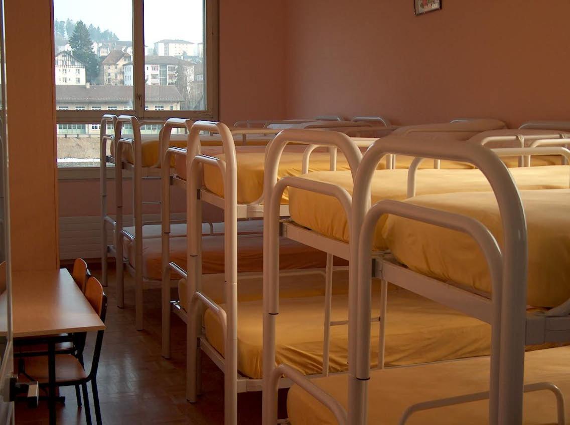 Hebergement Du Pod La Chaux De Fonds Ngoại thất bức ảnh